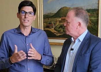 Mazinho dos Anjos vai ao governador e consegue compromisso para atender atingidos pelas enchentes
