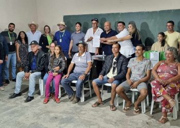 Prefeitura francisquense entrega arado a comunidade do Córrego Ferrugem e Baiano, fruto de emenda parlamentar