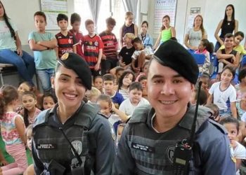 Polícia Militar de Barra de São Francisco realiza palestra sobre violência doméstica e escolhas de vida na Escola de Santo Antônio