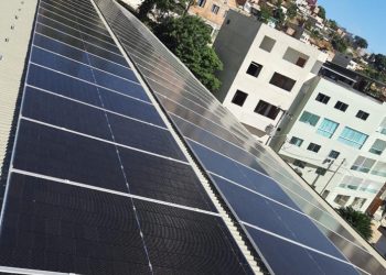 Já está funcionando a todo vapor a energia solar na escola de Tempo Integral Ozeias Rezende em Barra de São Francisco