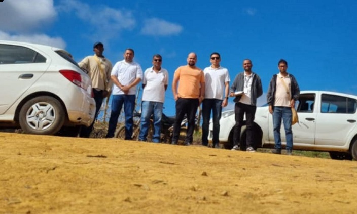 Prefeitura francisquense realiza fiscalização em loteamento irregular com apoio do Procon, Vigilância Sanitária e agentes de Endemias