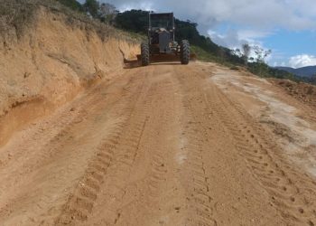 Patrolamento de estrada segue pelo Córrego Esquerdo em Rio do Campo/Barra de São Francisco