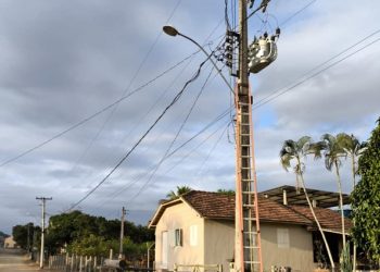 Prefeitura de Barra de São Francisco intensifica troca de lâmpadas queimadas em bairros e distritos