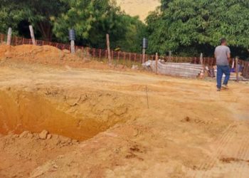 Começou nesta segunda feira (28), a construção da base para a montagem da torre de telefonia celular no distrito de Vargem Alegre