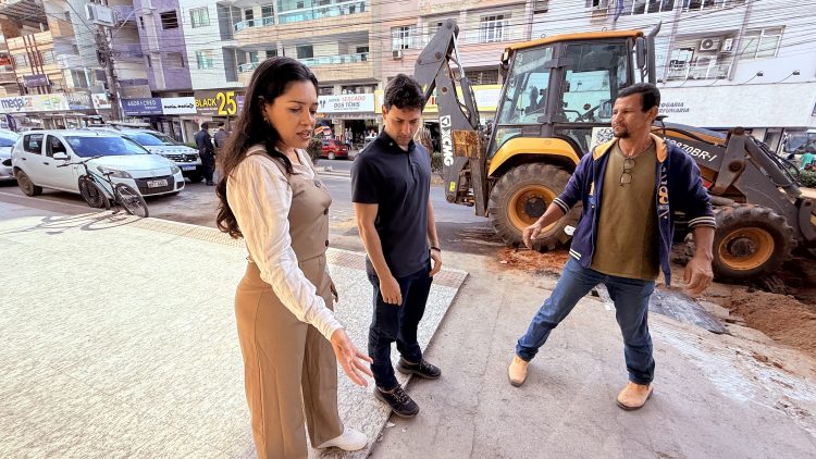 Prefeito em exercício Wanderson Melgaço visita retomada das obras do calçadão na Avenida Jones dos Santos Neves