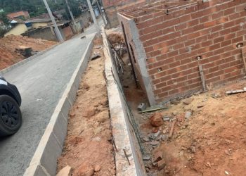 Em quatro anos e sete meses a gestão de Barra de São Francisco já construiu 53 muros com casqueiros de granitos