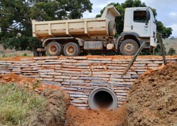 Bueiro é construído em Cachoeirinha de Itaúnas em Barra de São Francisco, agora são 285 em quatro anos e sete meses