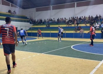 Taça Cidade de Futsal dos Bairros de Barra de São Francisco prosseguiu na noite desta quarta-feira (13) com chuva de gols
