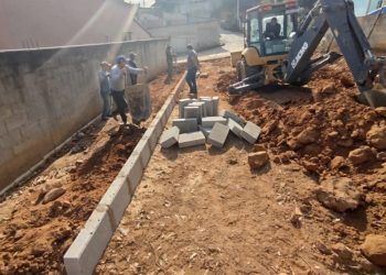 Prefeitura de Barra de São Francisco avança com pavimentação na Rua Elfrazio Tatagiba, no bairro Campo Novo