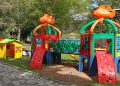 Novos brinquedos são instalados no Clube Rei Pelé de Barra de São Francisco e alegram as crianças