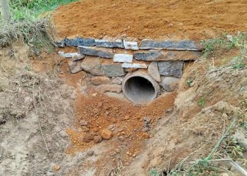 Bueiro é construído em Itauninhas/Barra de São Francisco, agora são 306 em quatro anos e dez meses