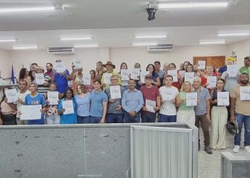 Prefeitura de Barra de São Francisco entrega novos títulos de propriedade nesta quinta-feira (05)