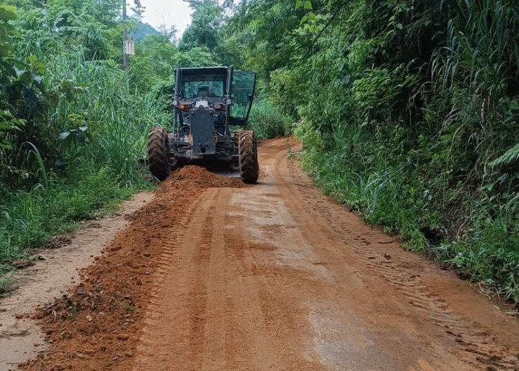 Patrolamento de estradas segue pela região do Rio do Campo e Três Corações em Barra de São Francisco