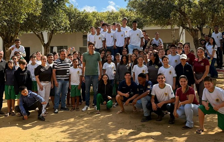 Mazinho dos Anjos cumpre agenda em quatro municípios e reforça diálogo com lideranças e comunidades no ES