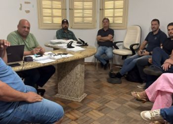 Prefeitura de Barra de São Francisco articula retirada de cabos obsoletos e ação começa em maio