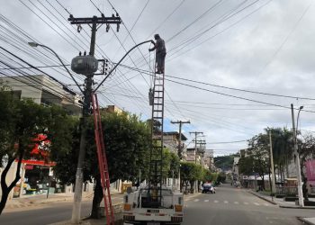 Domingo (12) foi marcado por troca de lâmpadas na Avenida Jones dos Santos Neves; 183 já foram substituídas em 2026
