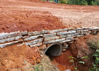 Bueiro é construído em Rio do Campo/Barra de São Francisco, agora são 323 em seis anos de gestão  