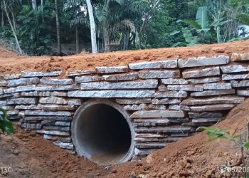Bueiro é construído no Córrego do Boi/Barra de São Francisco, agora são 325 em seis anos de gestão