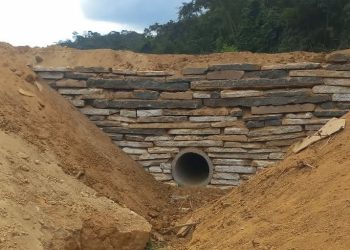 Bueiro é reconstruído no Córrego do Aventureiro/Barra de São Francisco, agora são 326 em seis anos de gestão