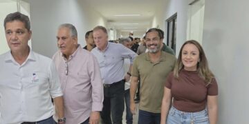 Prefeito Enivaldo dos Anjos recebe Ricardo Ferraço, Casagrande e inaugura Unidade de Saúde no bairro Irmãos Fernandes