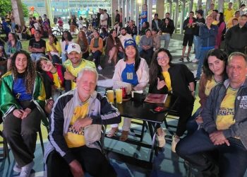 Show da Banda Skoppa, telão na praça e goleada do Brasil movimentam o Centro de Barra de São Francisco
