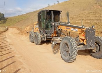Patrolamento de estrada seguiu pela região do Córrego da Laje e Vila Geraldo Cozer, pela Prefeitura francisquense neste sábado (06)