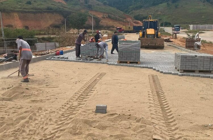 Pavimentação da Rua Arlindo Valli, no bairro Vila Vicente, será entregue em breve à comunidade de Barra de São Francisco