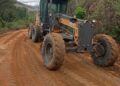 Patrolamento de estrada segue pela região do Córrego da Pratinha/Paulista em Barra de São Francisco