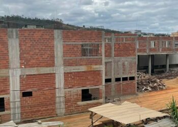 Construção do Terminal Rodoviário segue avançando e dentro do cronograma em Barra de São Francisco