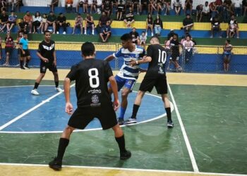 Segunda rodada do Campeonato Perna de Pau de Futsal seguiu nesta quinta-feira no Ginásio Antônio Valli com chuva de gols