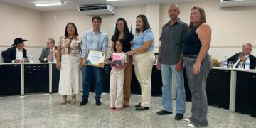 Sessão “Aluno Nota 10” diploma 46 estudantes da Rede Municipal de Ensino de Barra de São Francisco