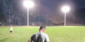 Prefeitura francisquense ilumina campo Society de Palmital e amplia investimentos na infraestrutura esportiva