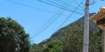 Bairro Família Sigesmundo começa a receber braços e luminárias de LED em Monte Sinai/Barra de São Francisco