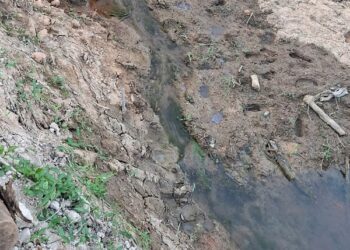 Rio que abastece Vargem Alegre em Barra de São Francisco está secando e moradores temem falta de água