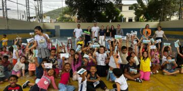 Equipe de odontologia e profissionais da saúde realizam ação de saúde bucal na Escola Vicente Amaro