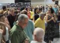 Prefeito de Barra de São Francisco entrega à população segunda fonte luminosa da Praça da Bíblia