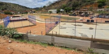 Obras do Lago Jesus Cristo avançam com plantio de grama no bairro Vila Vicente, em Barra de São Francisco