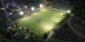 Iluminação do campo de futebol de Santo Antônio, em Barra de São Francisco, fica espetacular