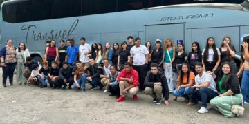 Alunos da Escola Municipal João Bastos participam de visita pedagógica ao Palácio Anchieta e a pontos turísticos do Espírito Santo